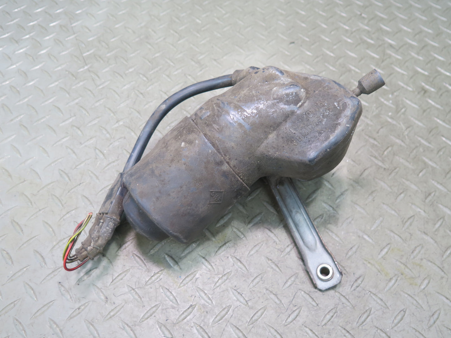 1984-1986 Porsche 928 Front Headlight Lamp Power Motor