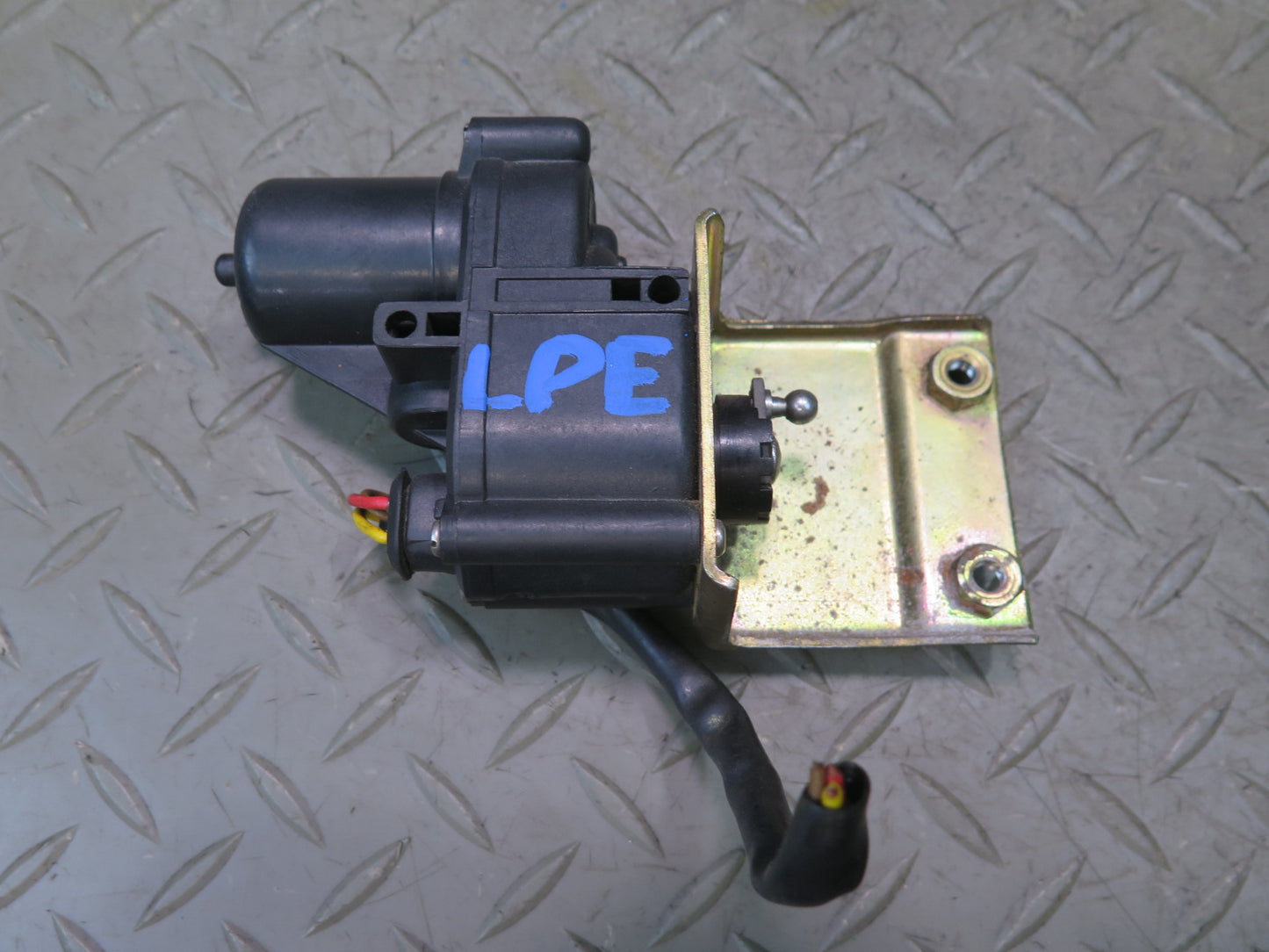 1984-1986 Porsche 928 Rear Trunk Hatch Lock Latch Receiver w Actuator Motor
