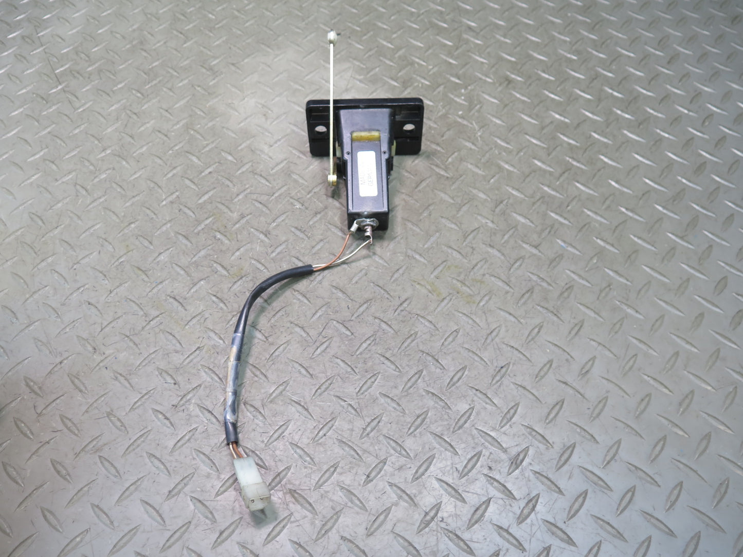 1984-1986 Porsche 928 Rear Trunk Hatch Lock Latch Receiver w Actuator Motor