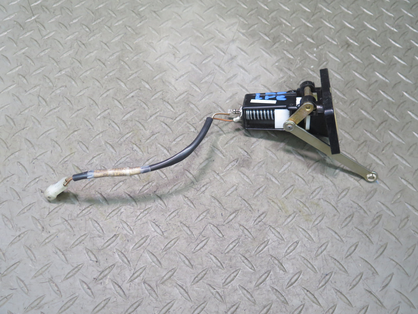 1984-1986 Porsche 928 Rear Trunk Hatch Lock Latch Receiver w Actuator Motor