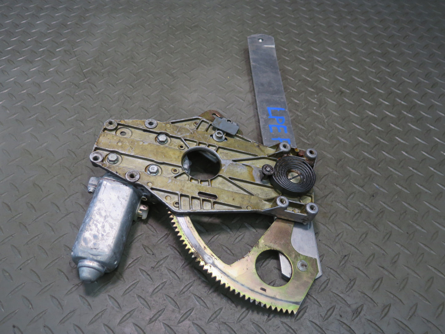 1984-1991 Porsche 928 Left Side Door Window Regulator W/ Motor