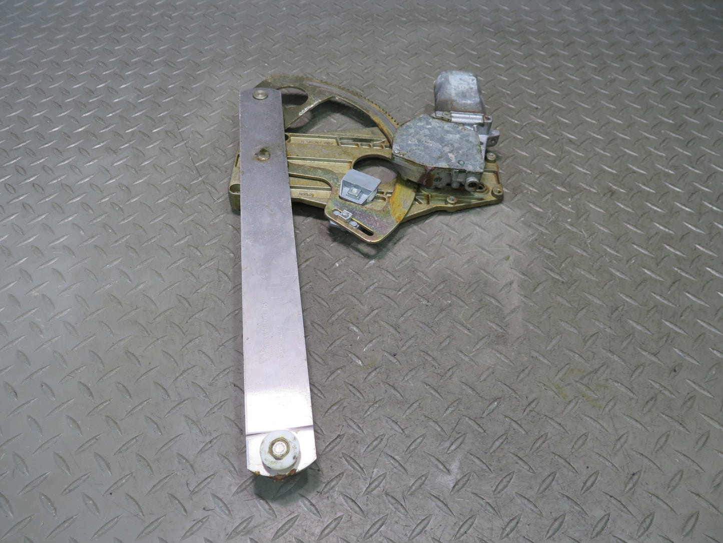 1984-1991 Porsche 928 Right Side Door Window Regulator W/ Motor