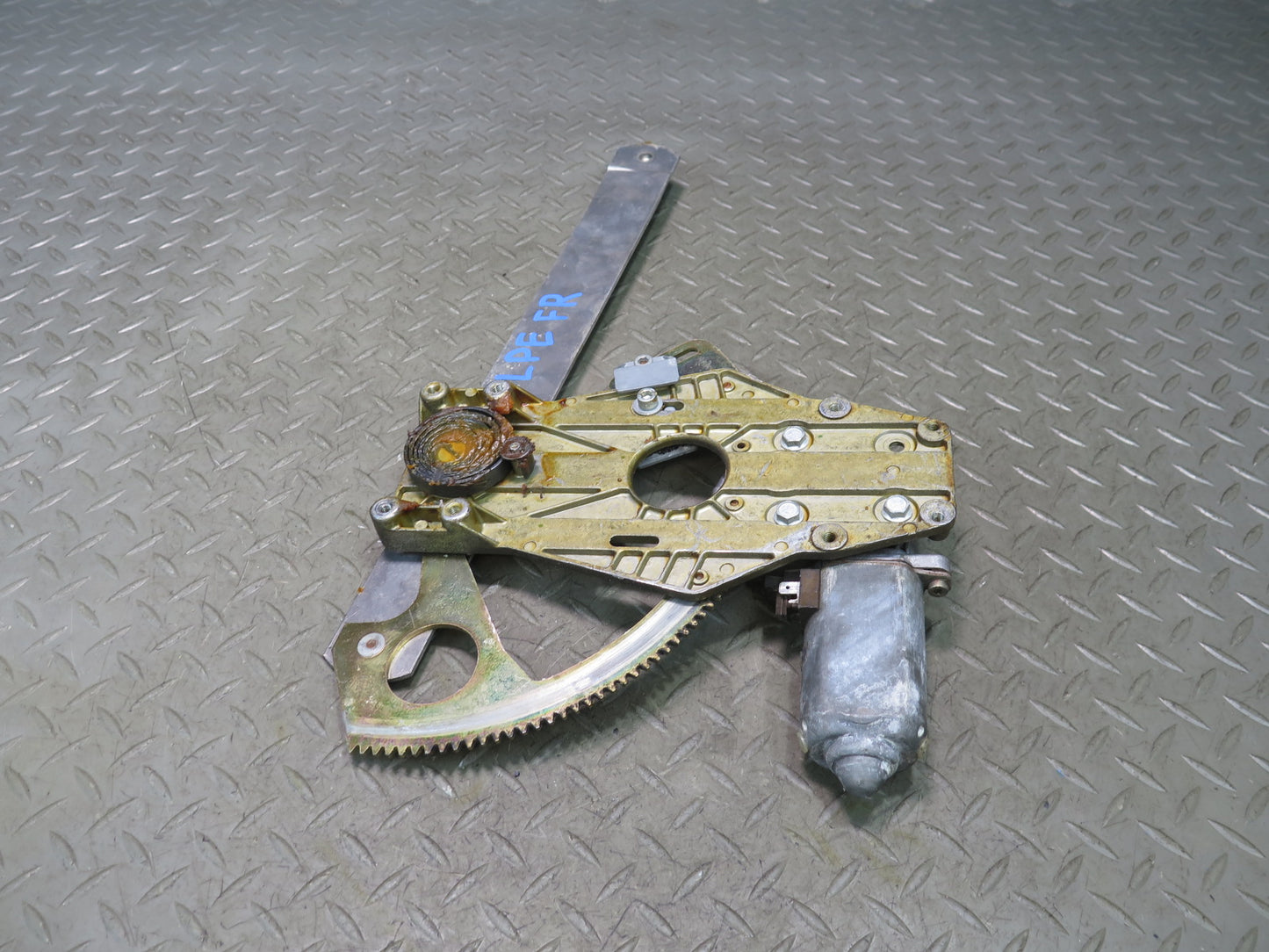 1984-1991 Porsche 928 Right Side Door Window Regulator W/ Motor