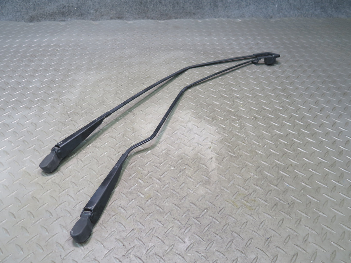 1984-1995 Porsche 928 Rear Hatch Trunk Lid Tailgate Wiper Arm