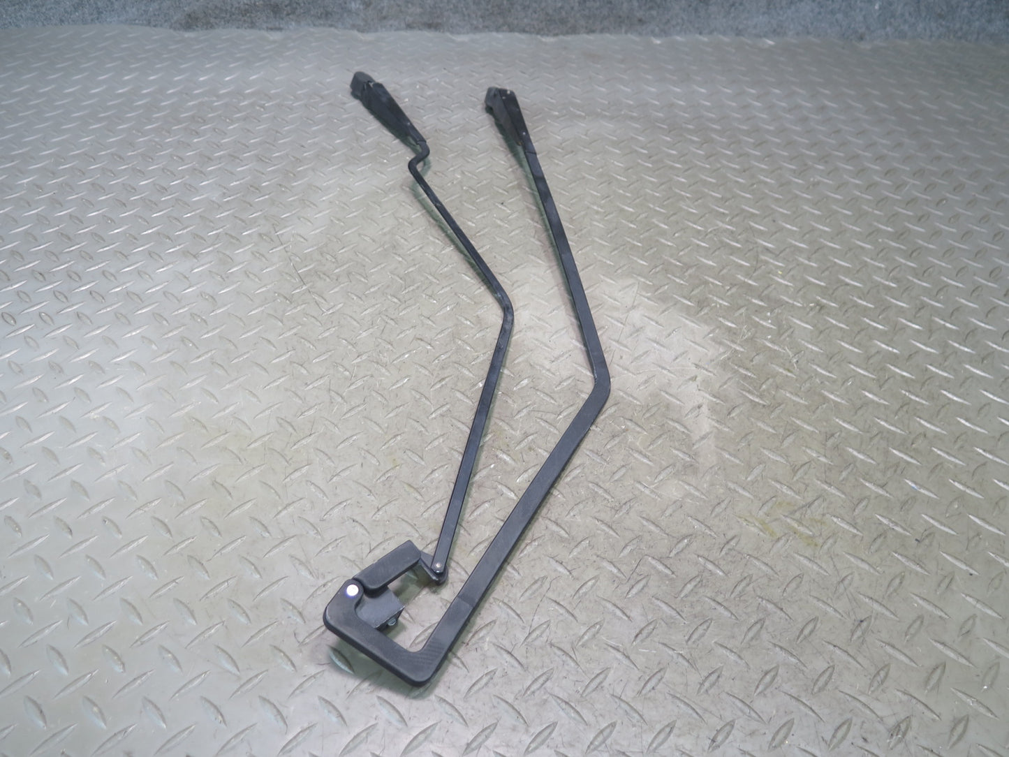 1984-1995 Porsche 928 Rear Hatch Trunk Lid Tailgate Wiper Arm