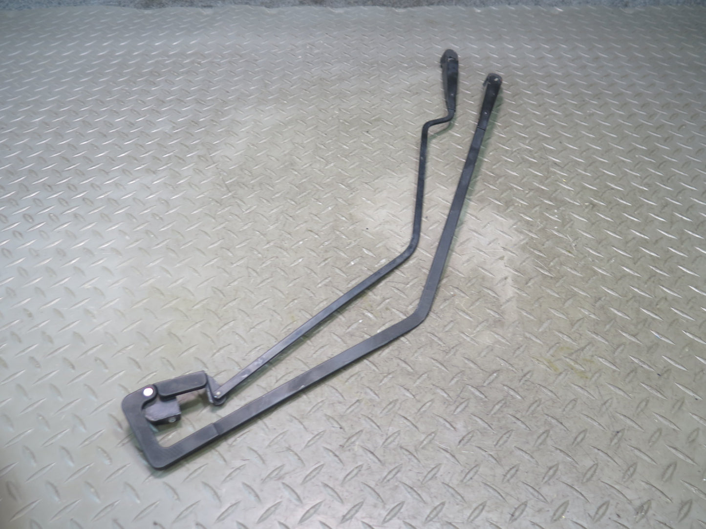 1984-1995 Porsche 928 Rear Hatch Trunk Lid Tailgate Wiper Arm
