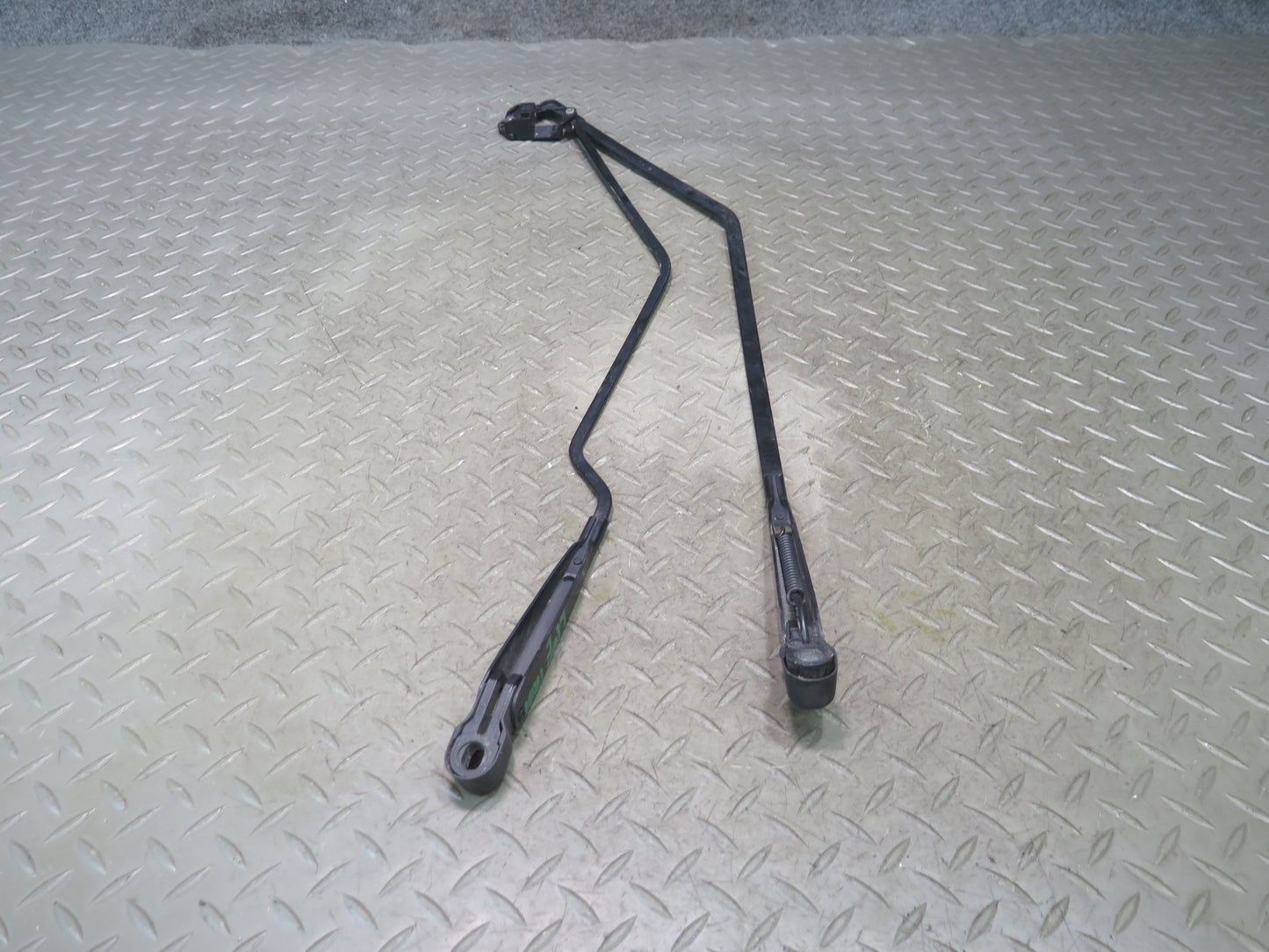 1984-1995 Porsche 928 Rear Hatch Trunk Lid Tailgate Wiper Arm