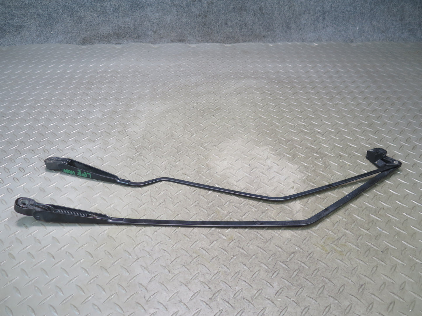 1984-1995 Porsche 928 Rear Hatch Trunk Lid Tailgate Wiper Arm