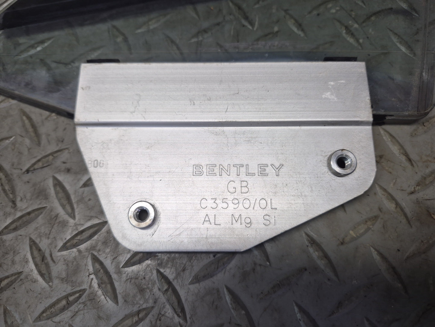 03-10 Bentley Continental GT Coupe Left Door Vent Glass Window