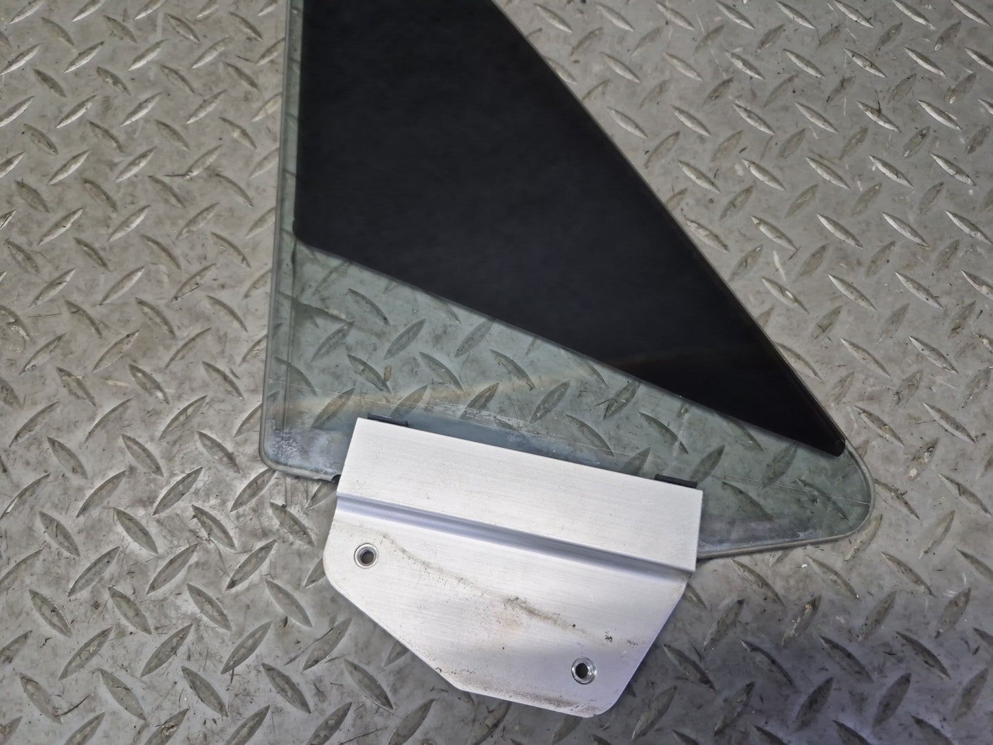 03-10 Bentley Continental GT Coupe Left Door Vent Glass Window