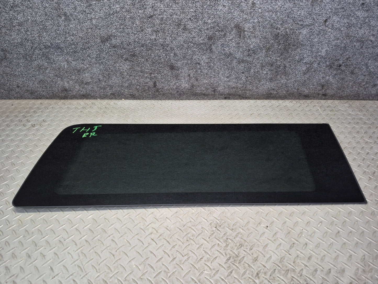 2003-2007 Hummer H2 Rear Right Quarter Glass Window