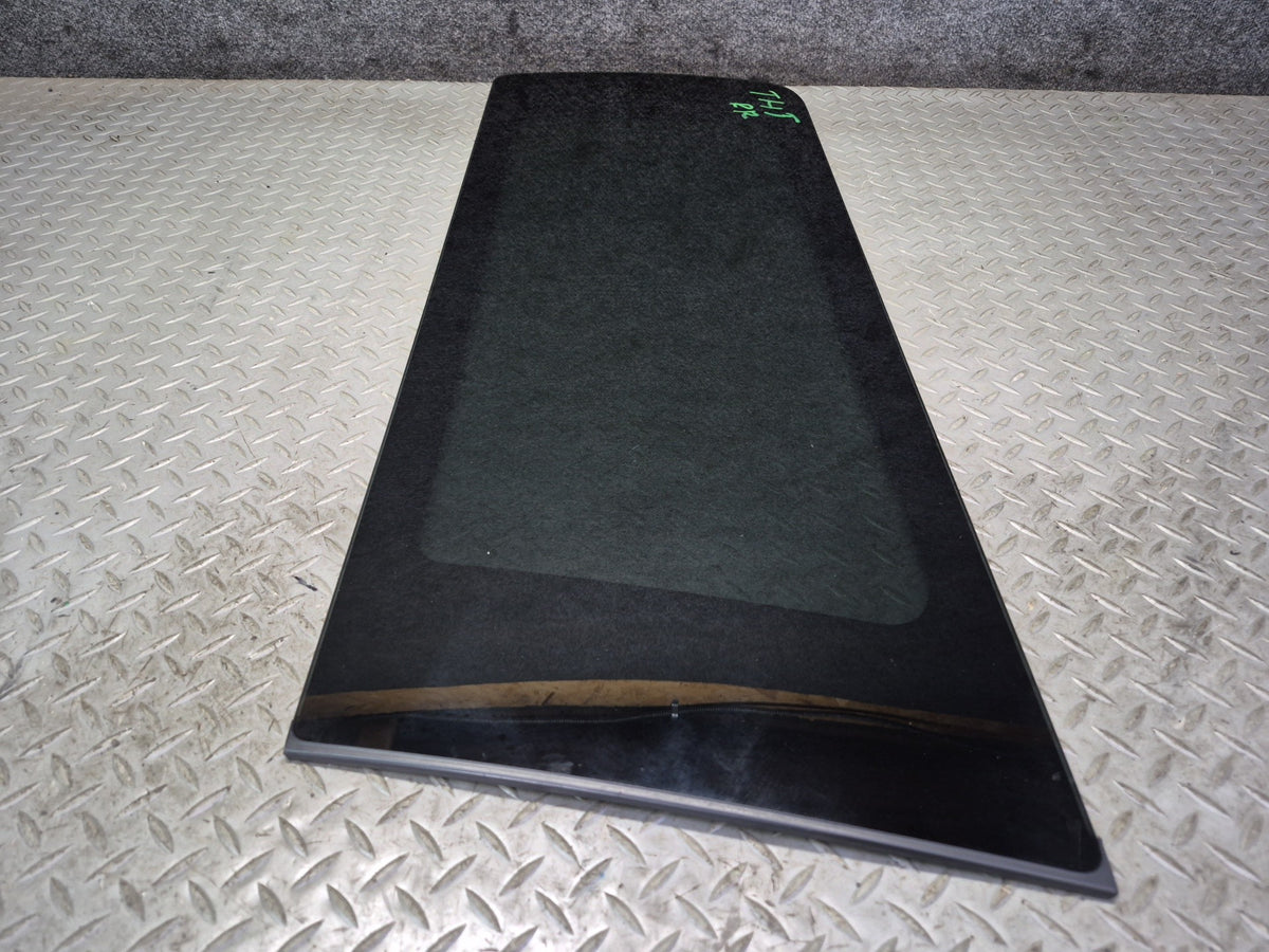 2003-2007 Hummer H2 Rear Right Quarter Glass Window