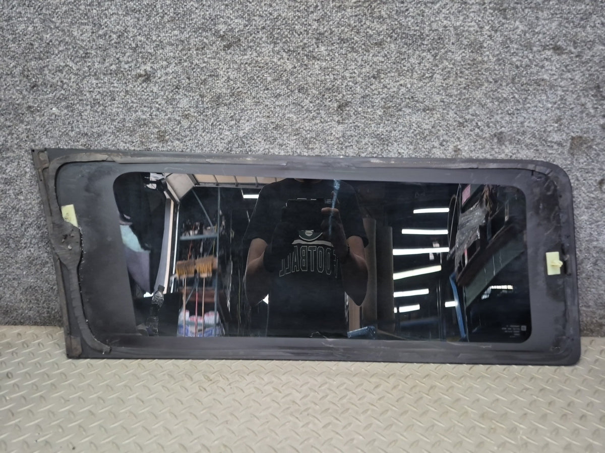 2003-2007 Hummer H2 Rear Right Quarter Glass Window