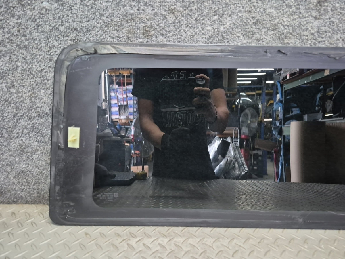 2003-2007 Hummer H2 Rear Left Quarter Glass Window
