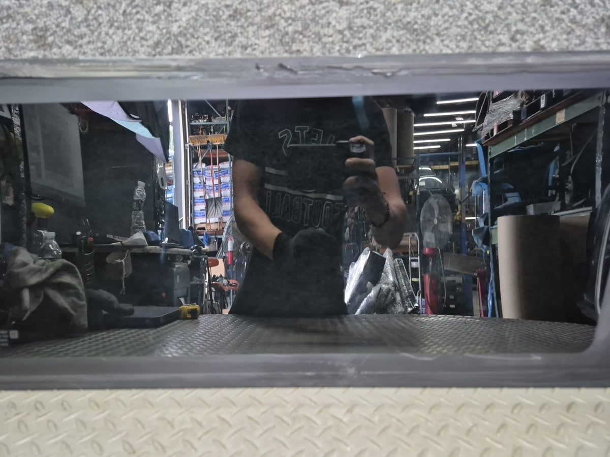 2003-2007 Hummer H2 Rear Left Quarter Glass Window