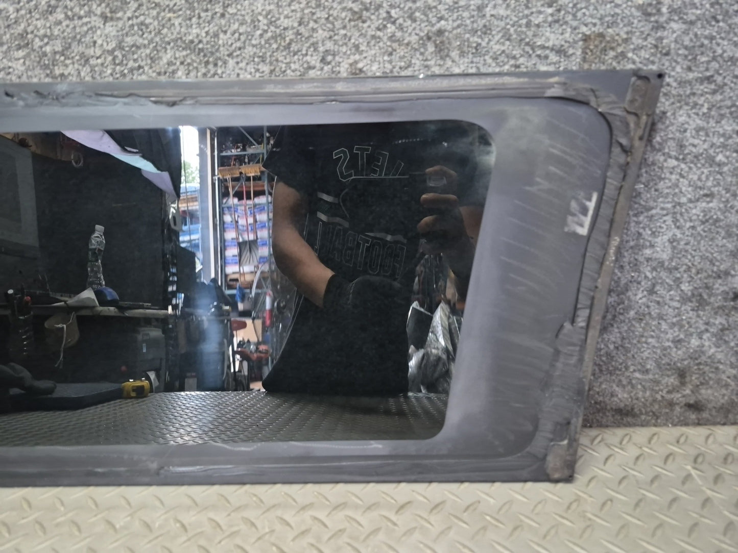 2003-2007 Hummer H2 Rear Left Quarter Glass Window