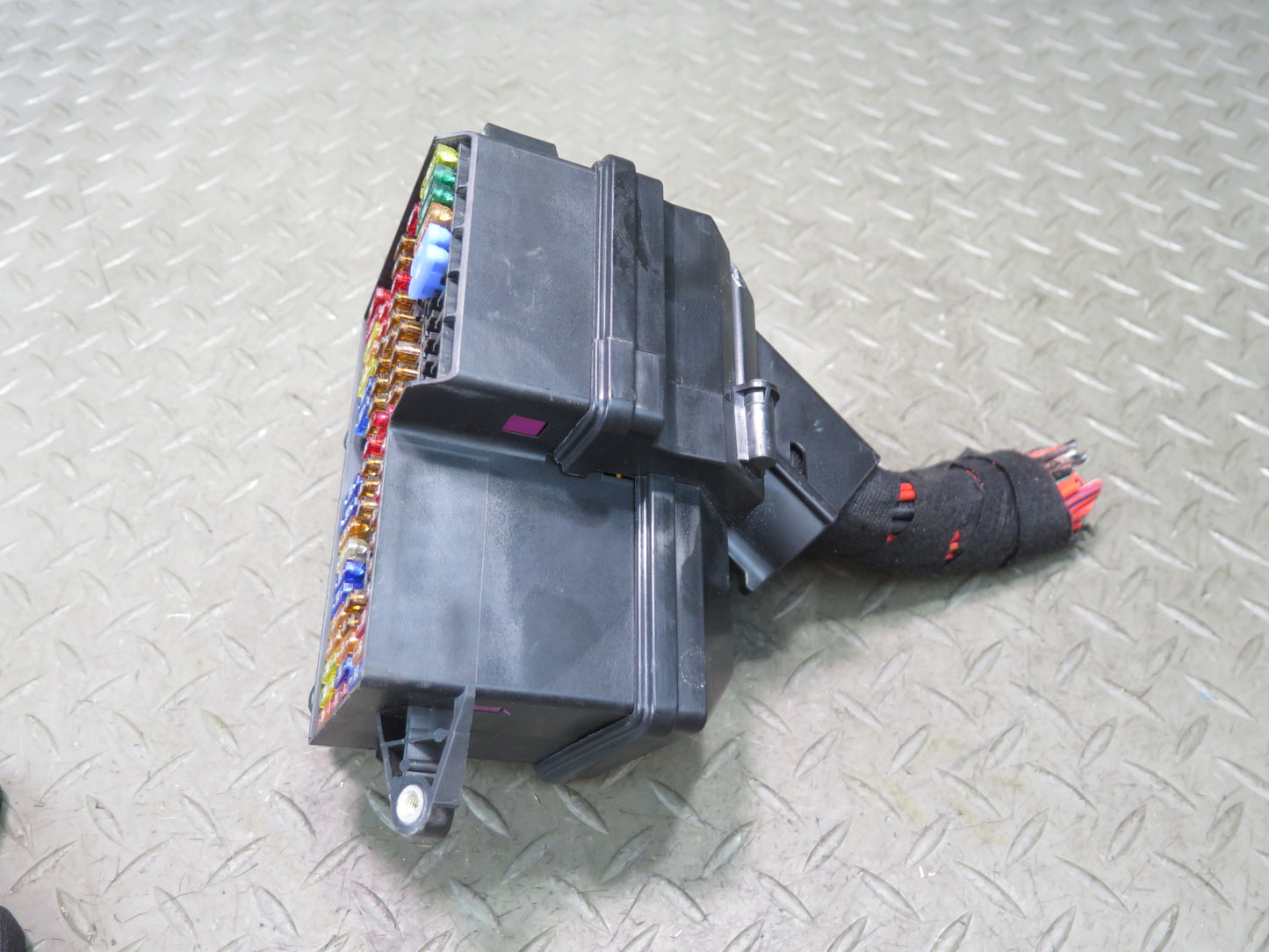 03-10 Bentley Continental GT Under Dash Fuse Box Relay Junction Module Unit