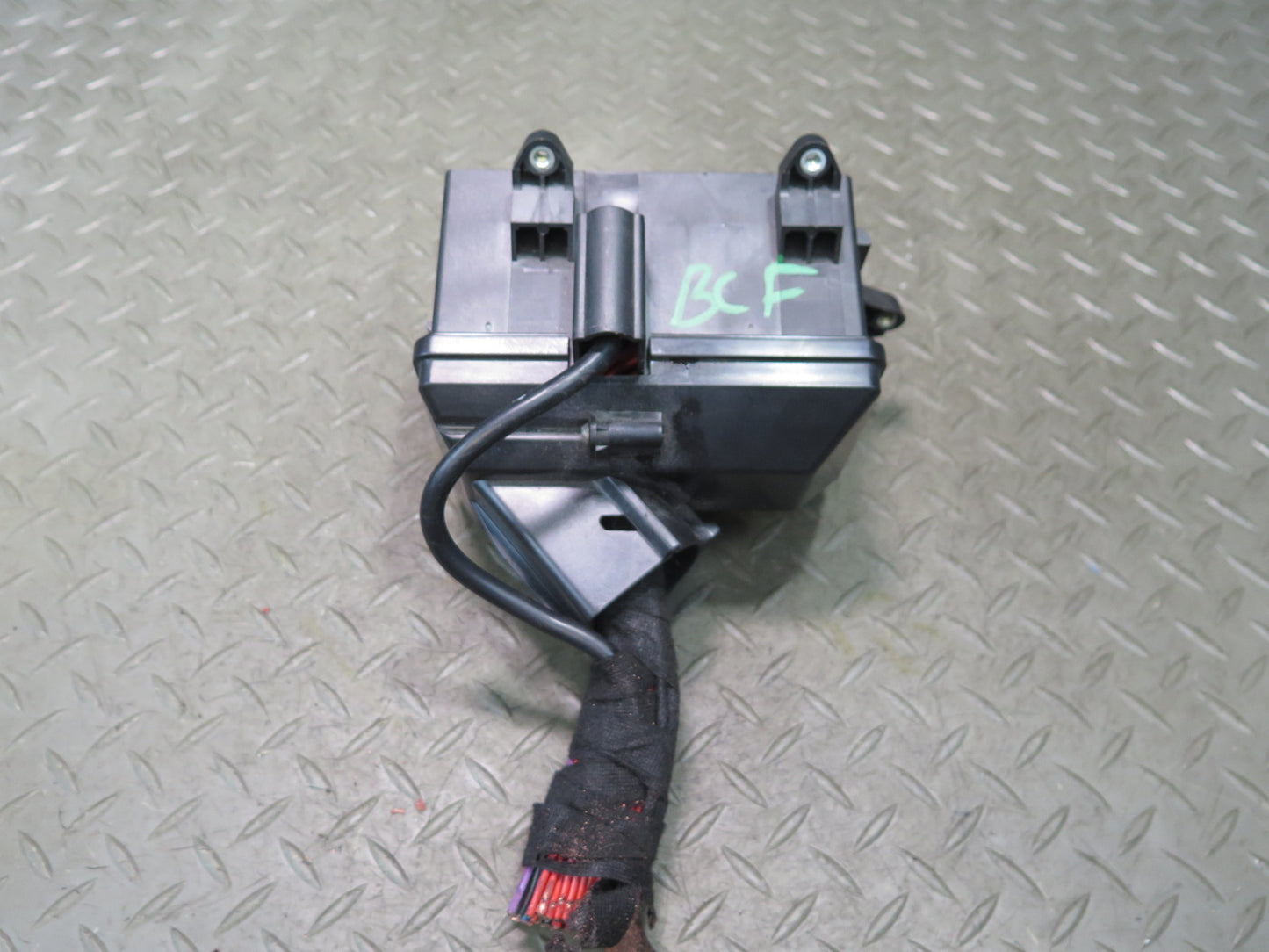 03-10 Bentley Continental GT Under Dash Fuse Box Relay Junction Module Unit