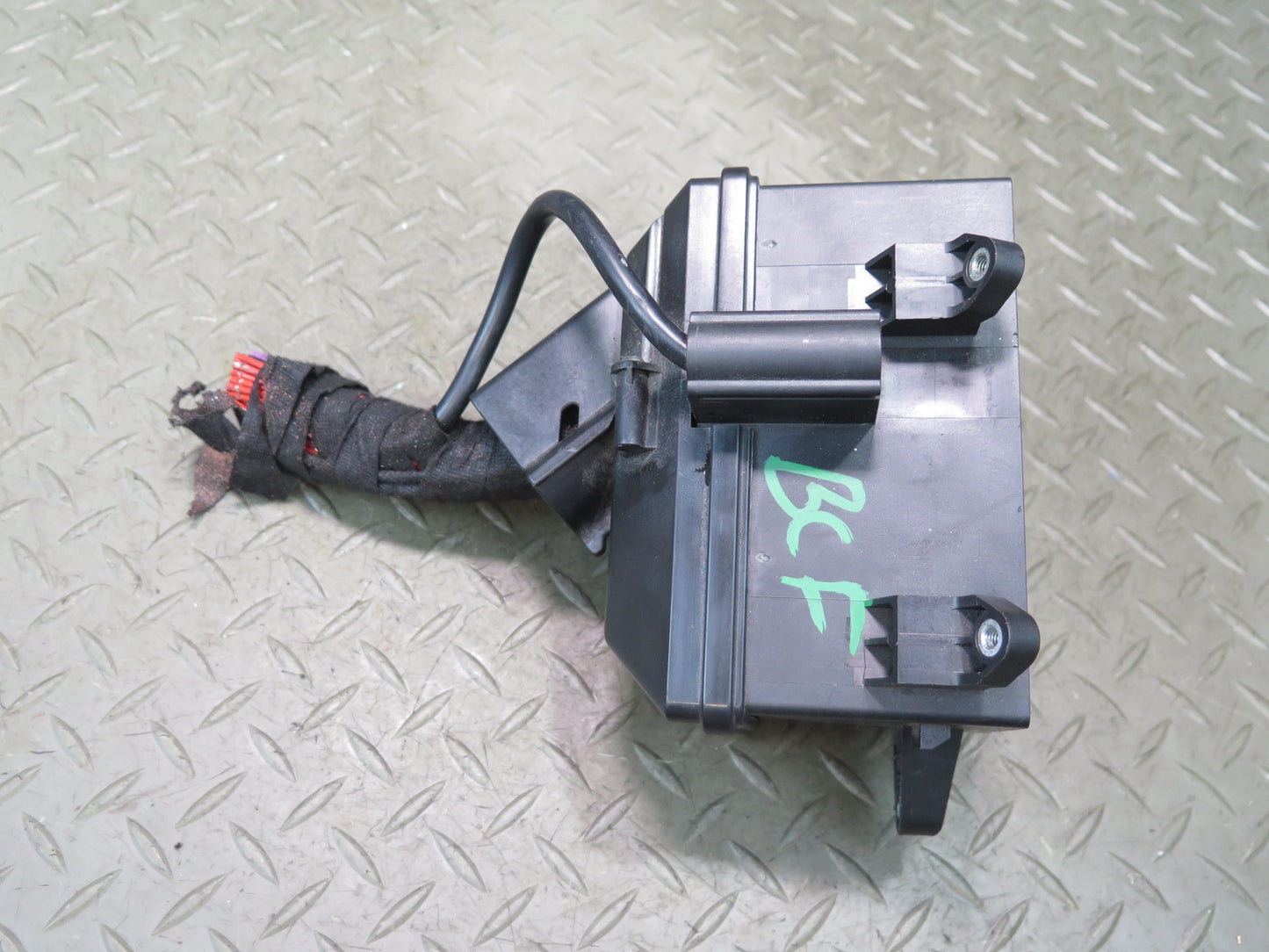 03-10 Bentley Continental GT Under Dash Fuse Box Relay Junction Module Unit