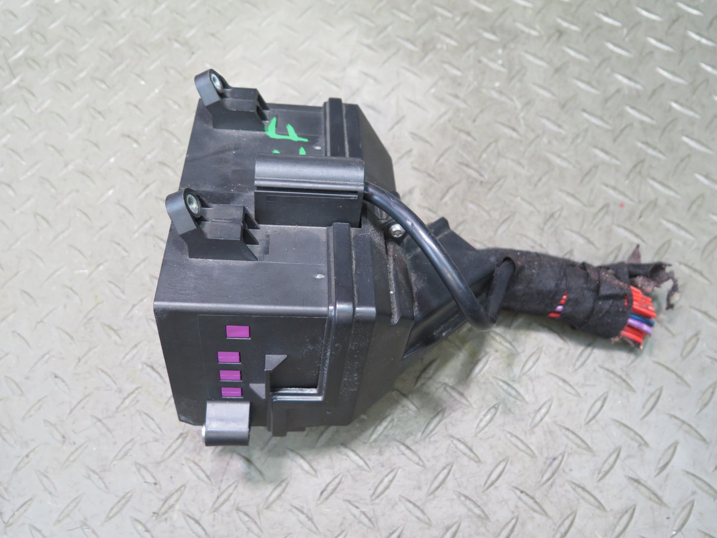 03-10 Bentley Continental GT Under Dash Fuse Box Relay Junction Module Unit