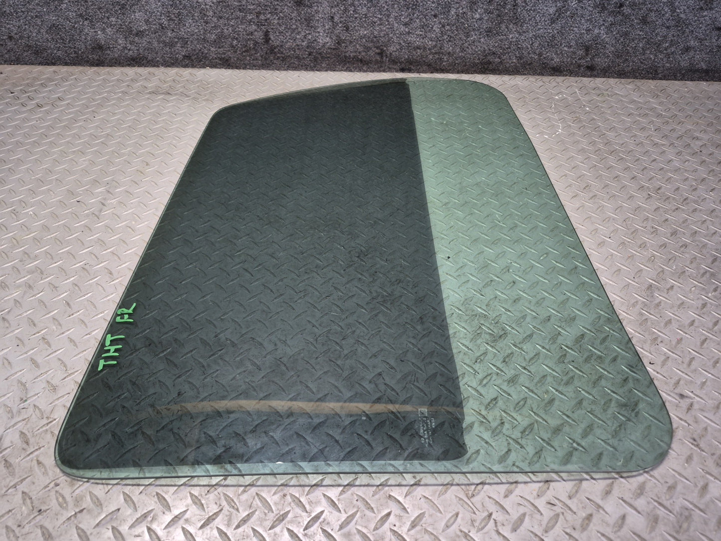 2003-2009 Hummer H2 Front Right Door Glass Window