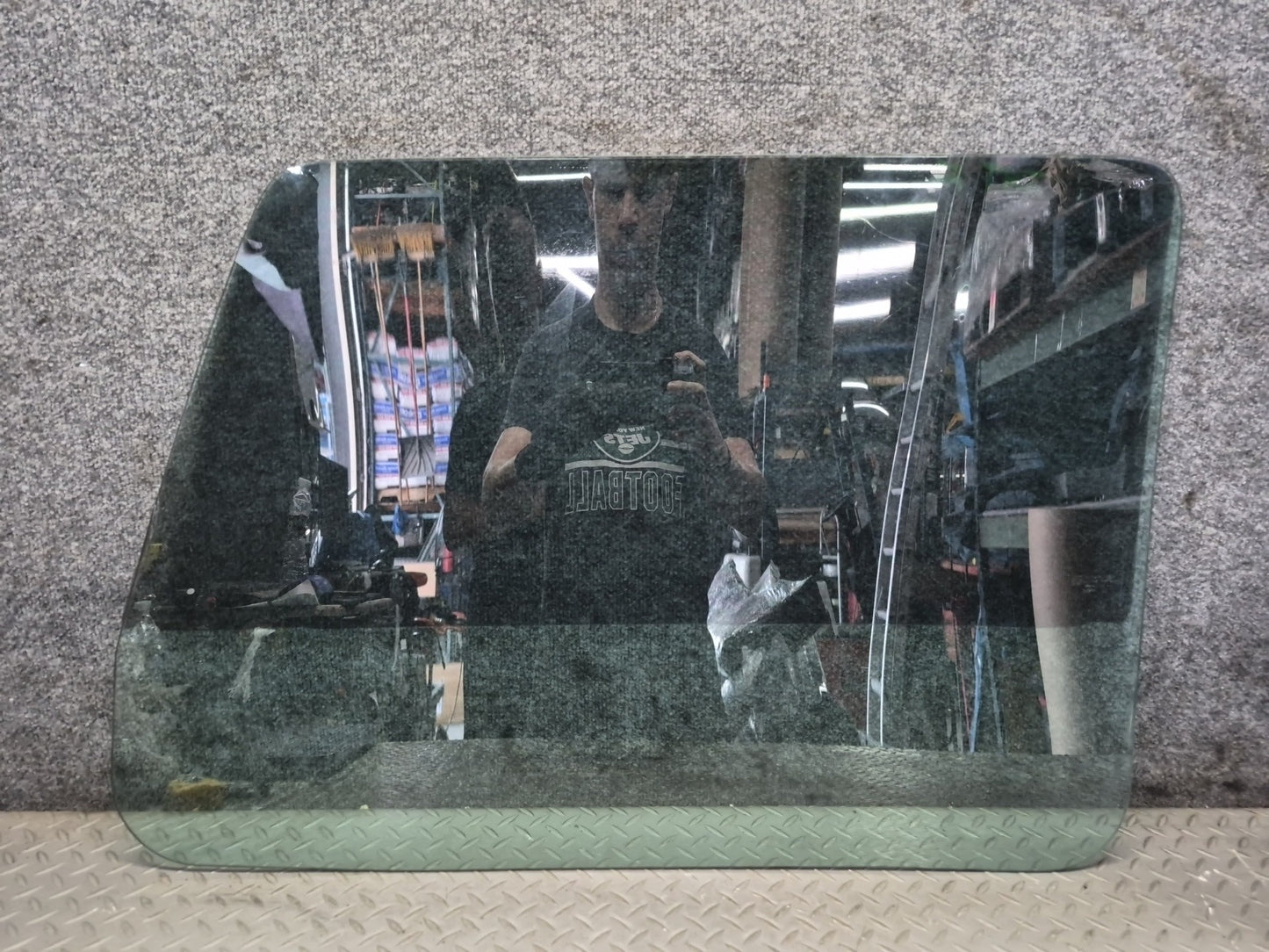 2003-2009 Hummer H2 Front Right Door Glass Window
