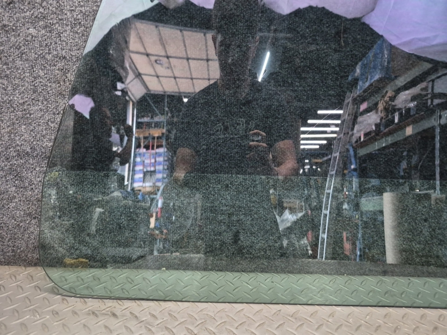 2003-2009 Hummer H2 Front Right Door Glass Window