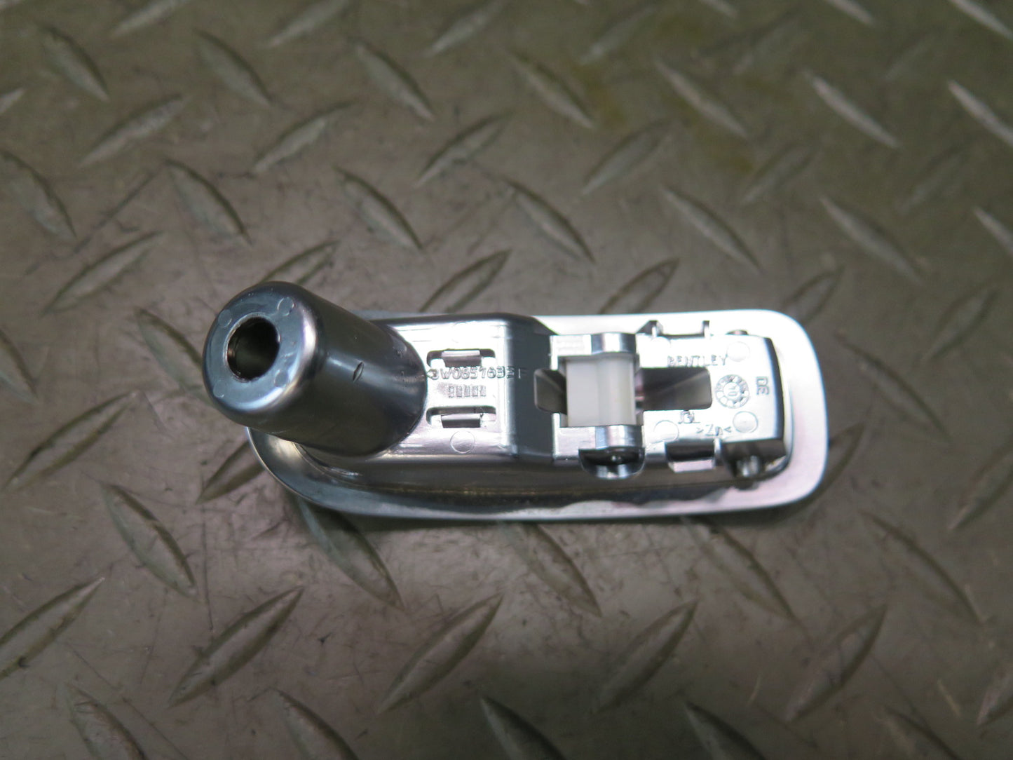 03-10 Bentley Continental GT Coupe Interior Coat Hook 3W0857633F Set of 2