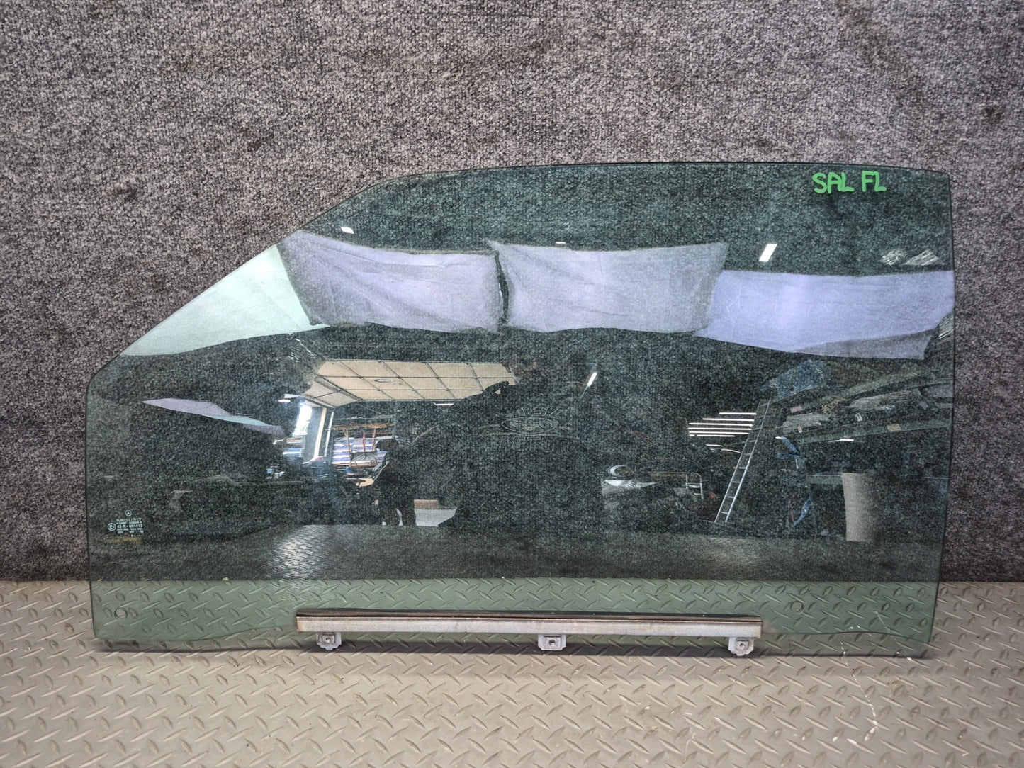 94-02 Mercedes R129 SL500 SL600 Front Left Driver Door Window Glass OEM