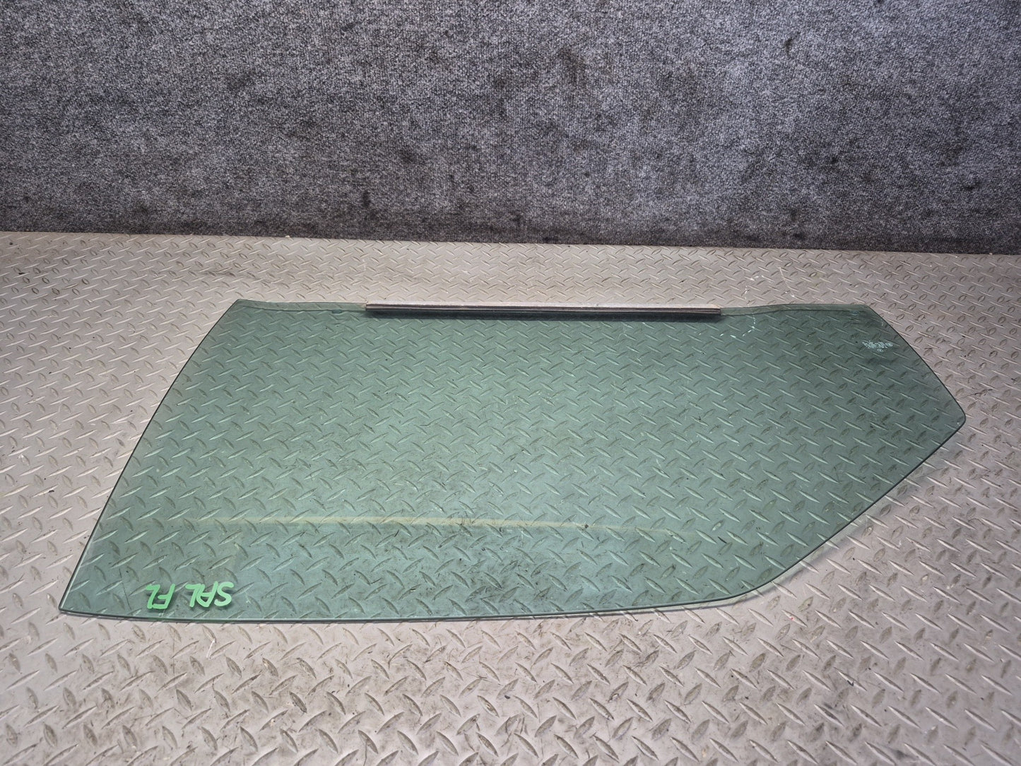 94-02 Mercedes R129 SL500 SL600 Front Left Driver Door Window Glass OEM