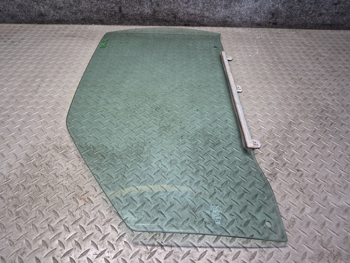 94-02 Mercedes R129 SL500 SL600 Front Left Driver Door Window Glass OEM