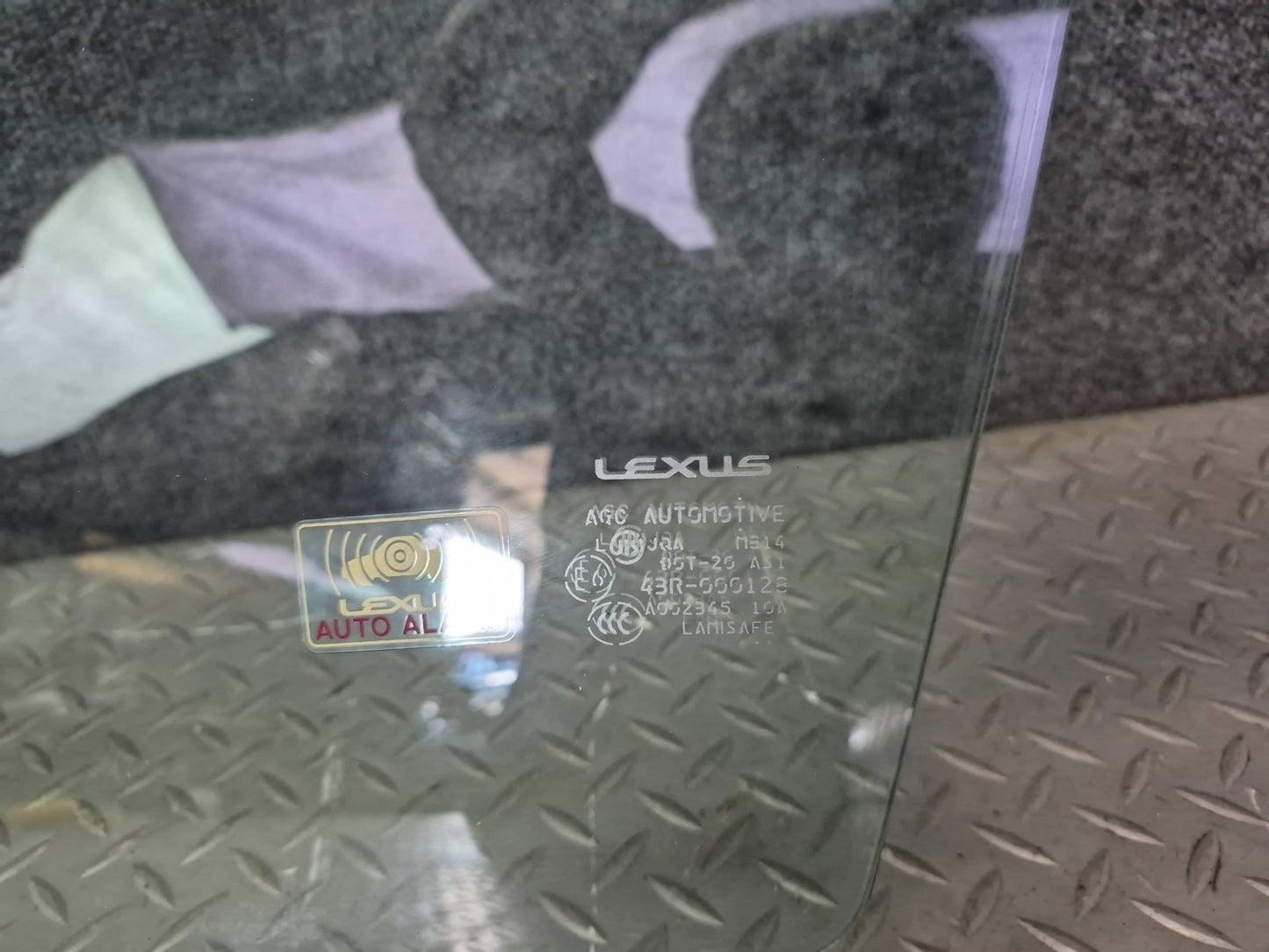 07-17 Lexus UVF46L LS600h LS460 Front Left Door Glass Window OEM