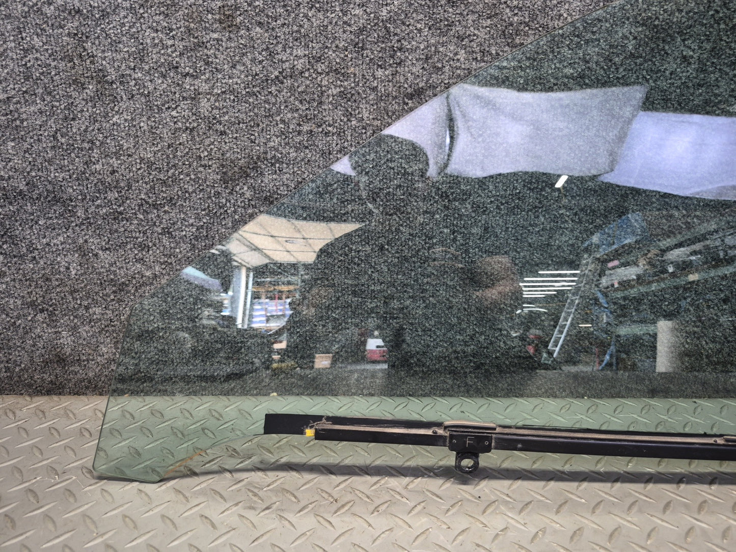 07-17 Lexus UVF46L LS600h LS460 Front Left Door Glass Window OEM