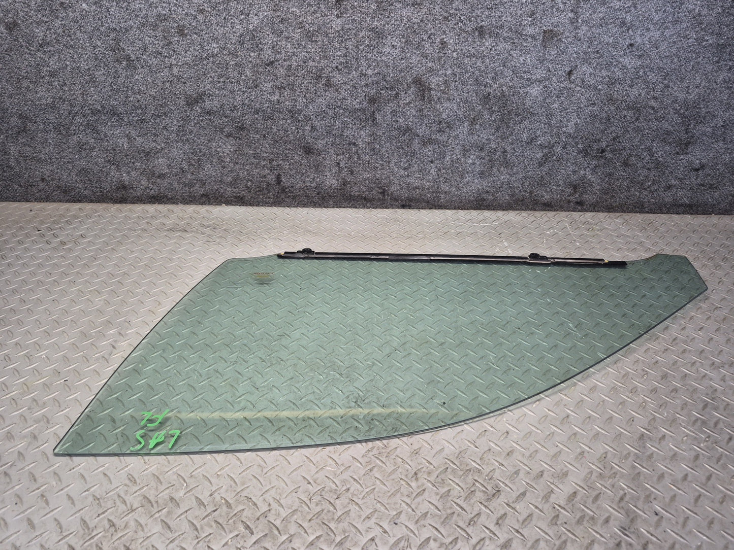 07-17 Lexus UVF46L LS600h LS460 Front Left Door Glass Window OEM
