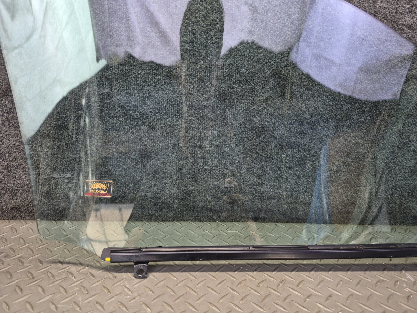 07-17 Lexus UVF46L LS600h LS460 Front Left Door Glass Window OEM
