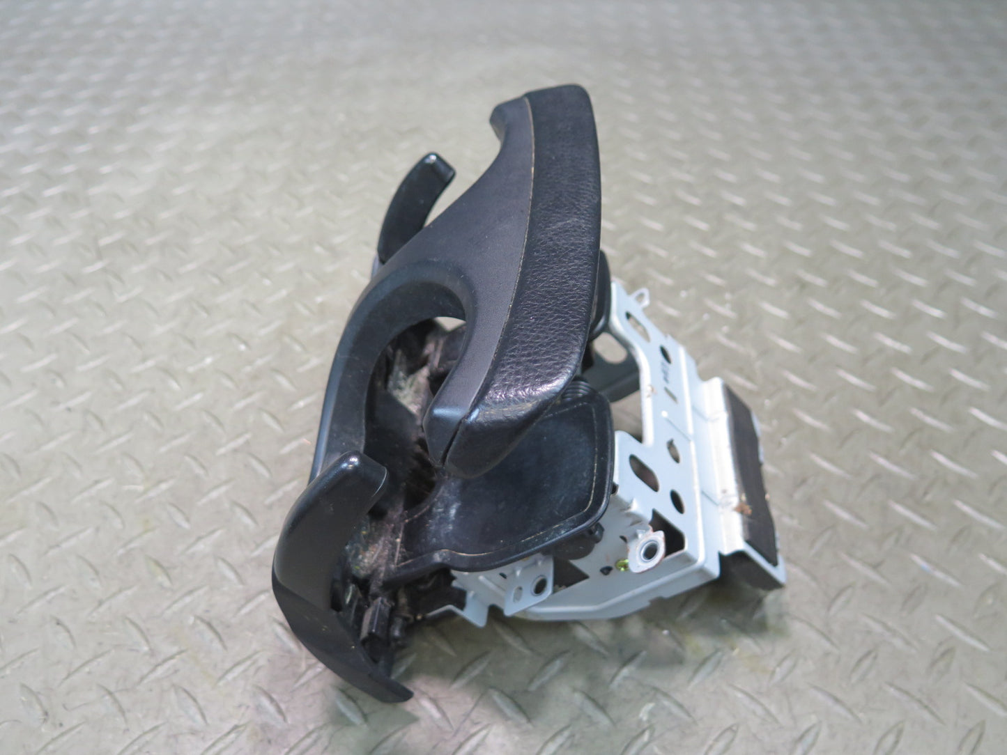 01-06 Lexus UCF30L LS430 Front Center Console CUP Holder Assembly OEM