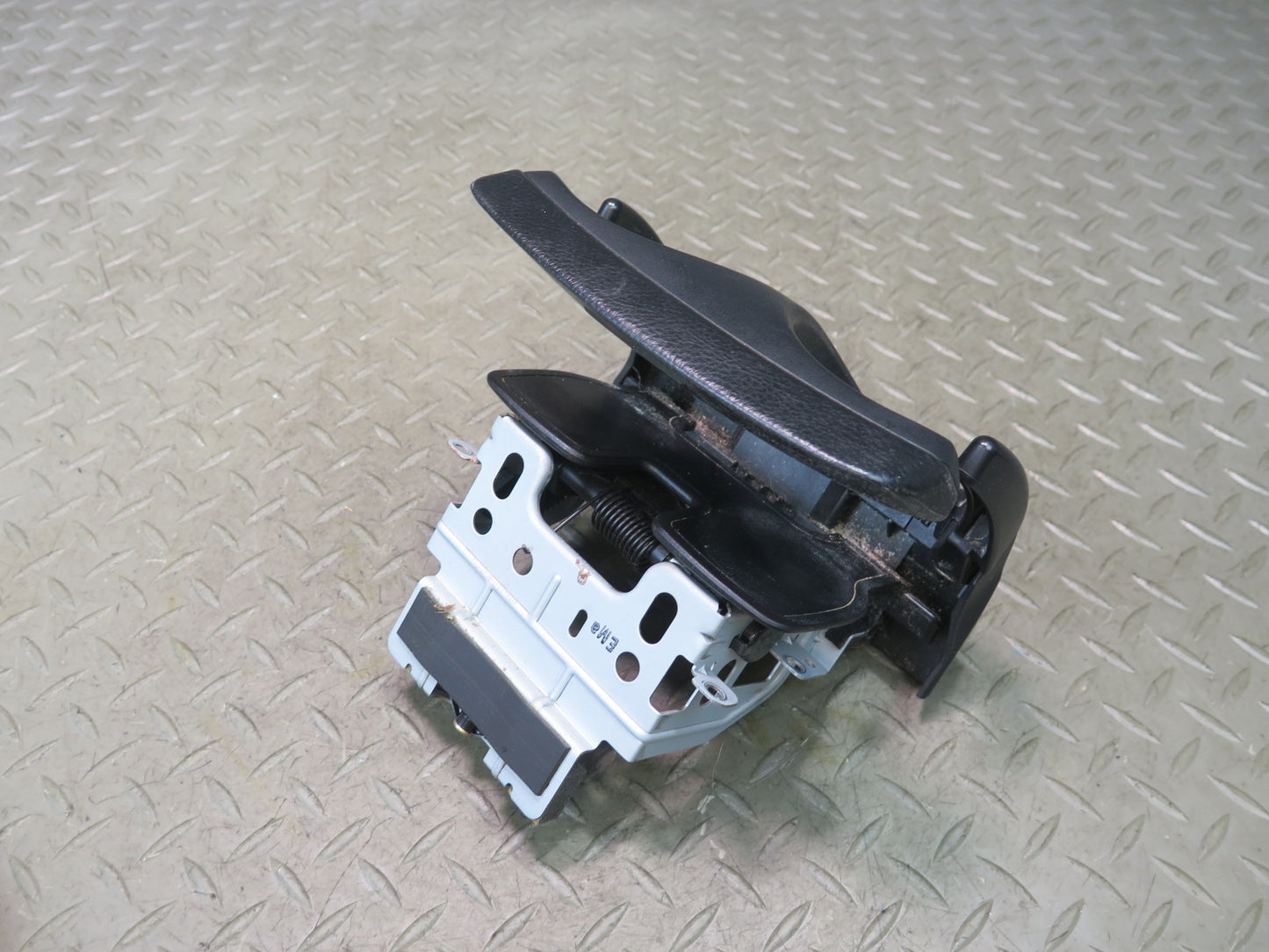 01-06 Lexus UCF30L LS430 Front Center Console CUP Holder Assembly OEM