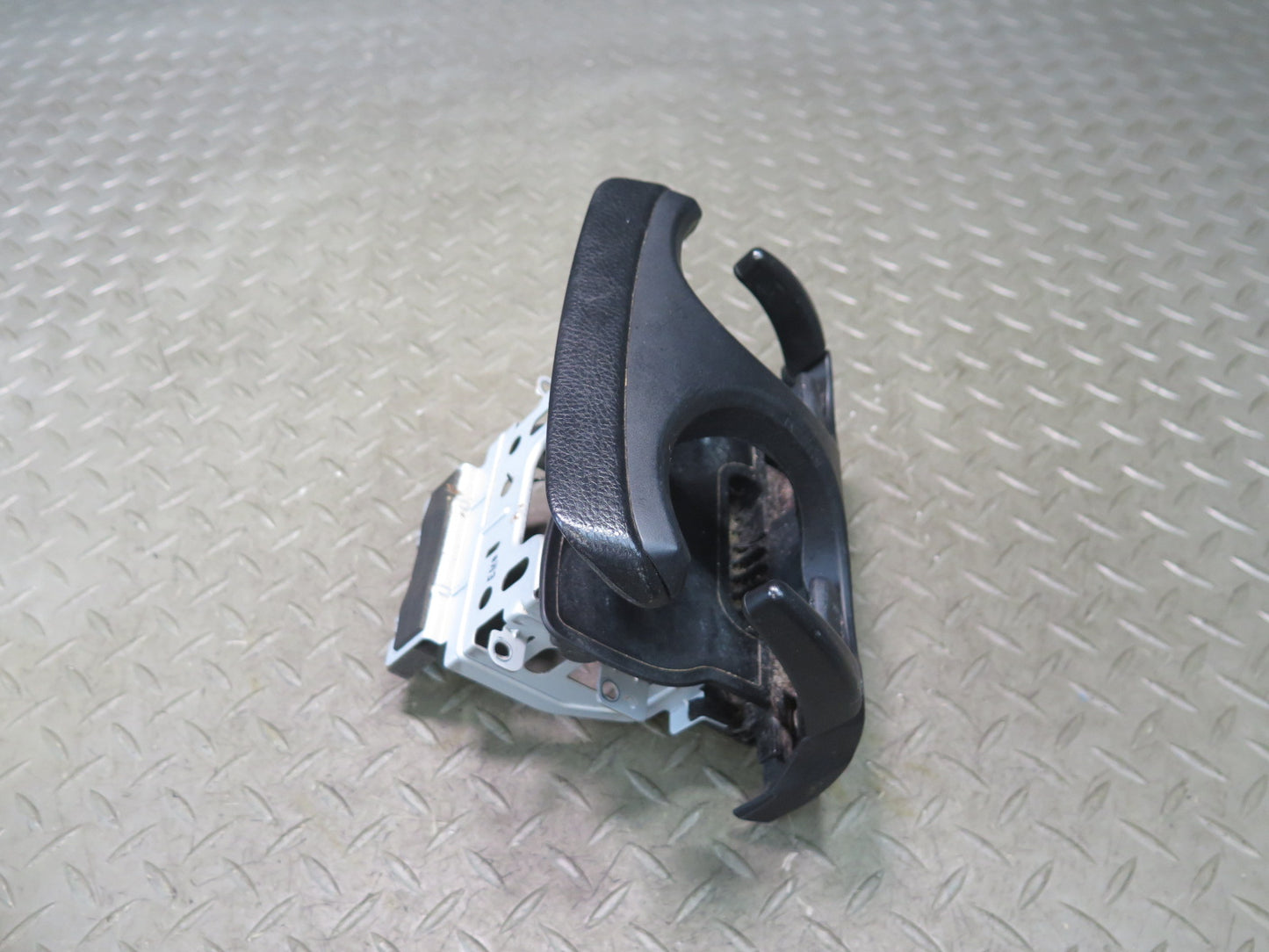 01-06 Lexus UCF30L LS430 Front Center Console CUP Holder Assembly OEM