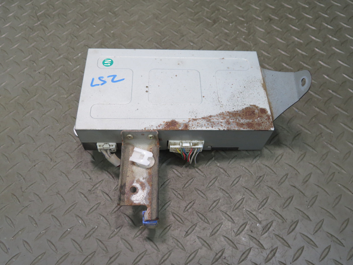 01-03 Lexus UCF30L LS430 Pioneer Audio Radio Amplifier AMP 86180-50041 OEM