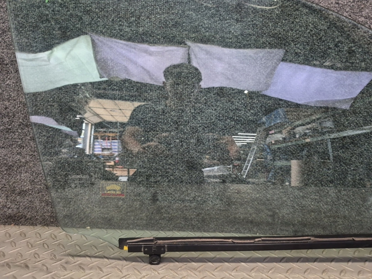 07-17 Lexus UVF46L LS600h LS460 Front Right Door Glass Window OEM