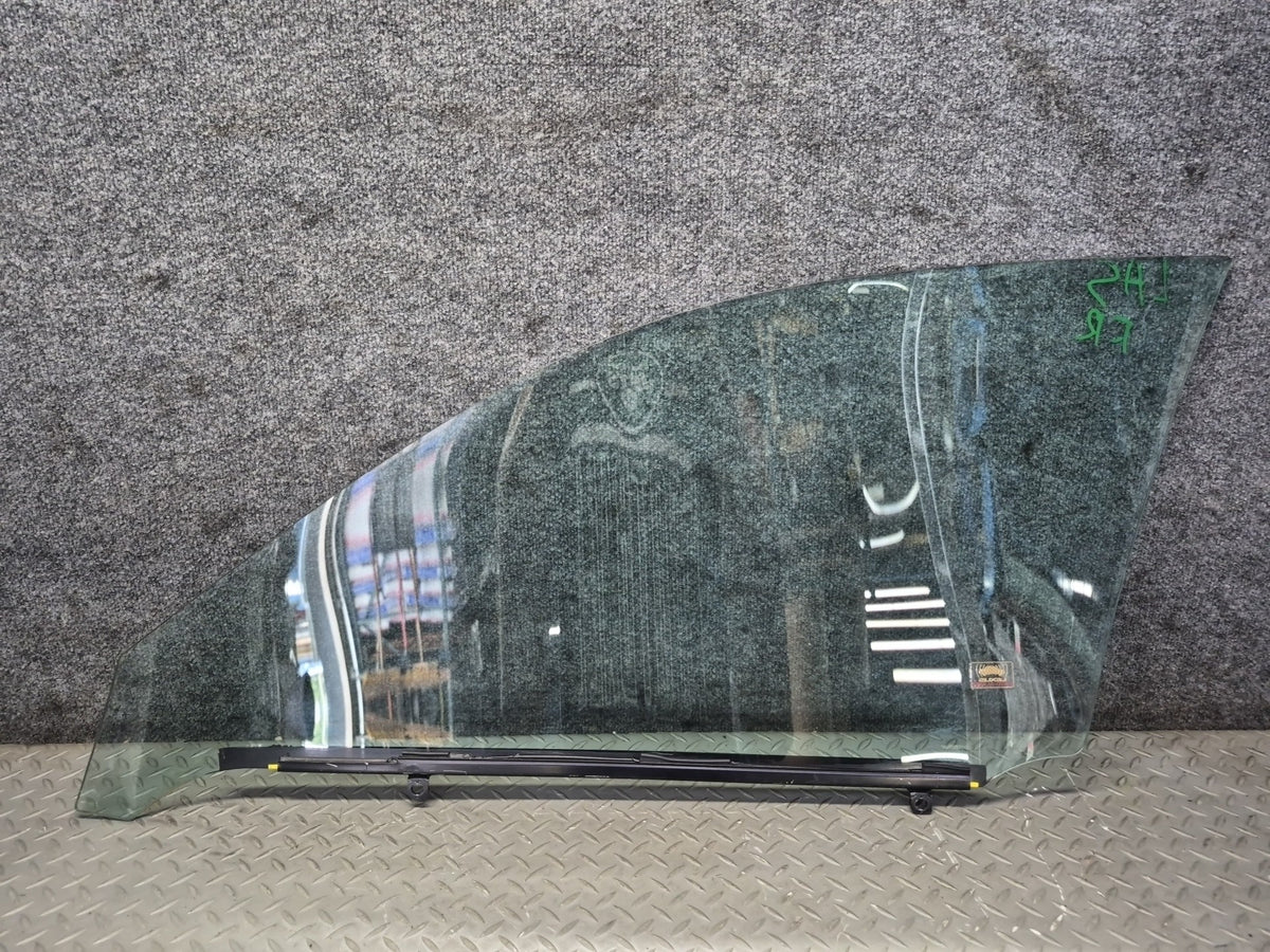07-17 Lexus UVF46L LS600h LS460 Front Right Door Glass Window OEM