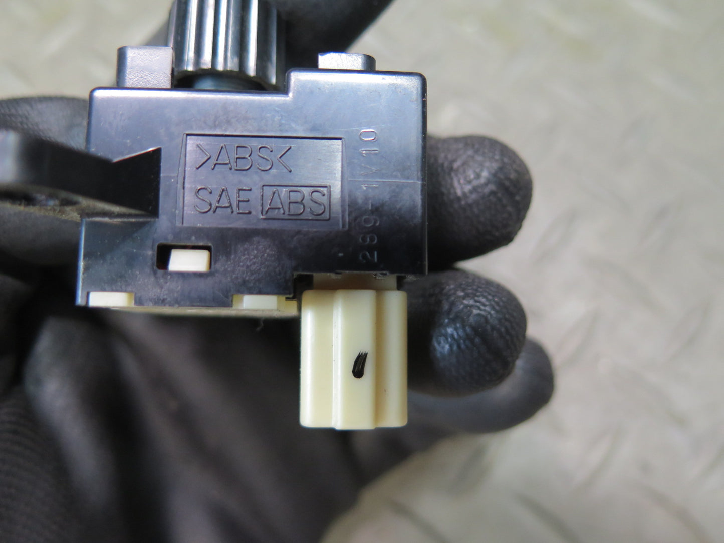 01-06 Lexus UCF30L LS430 Wireless Door Lock Buzzer Controller Switch OEM