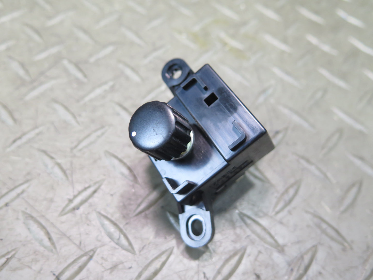 01-06 Lexus UCF30L LS430 Wireless Door Lock Buzzer Controller Switch OEM