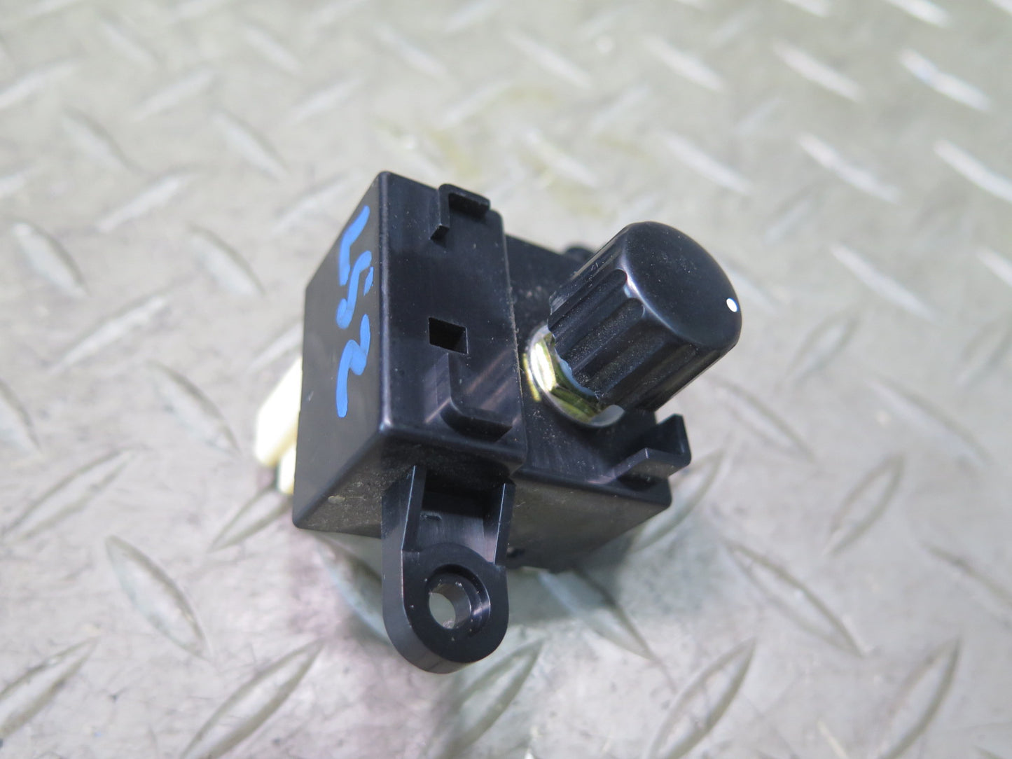 01-06 Lexus UCF30L LS430 Wireless Door Lock Buzzer Controller Switch OEM