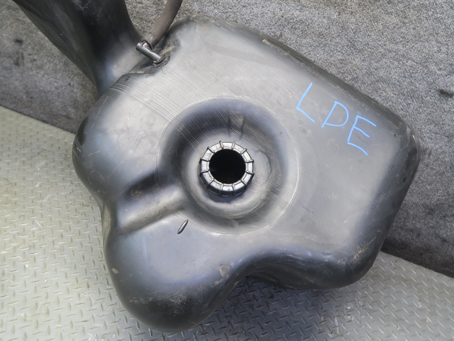 1984-1995 Porsche 928 S Fuel Tank Unit