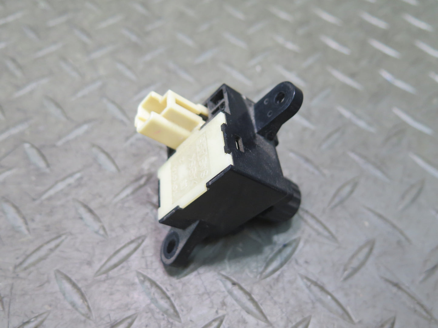 01-06 Lexus UCF30L LS430 Wireless Door Lock Buzzer Controller Switch OEM