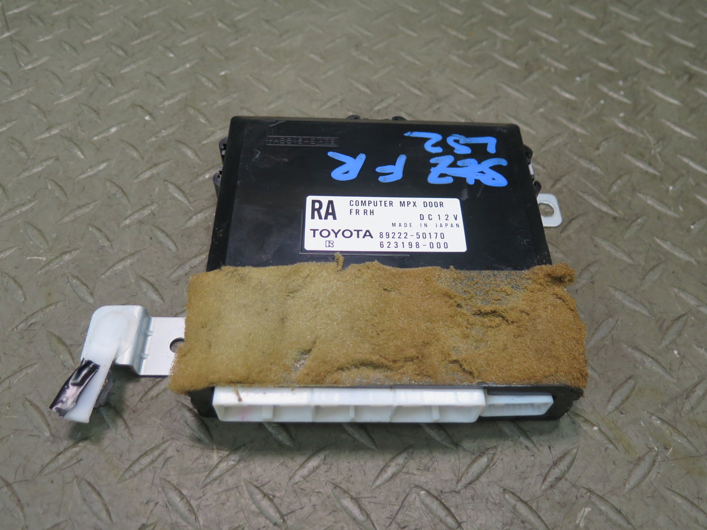 01-03 Lexus UCF30L LS430 Front Right Door Control Module 89222-50170 OEM