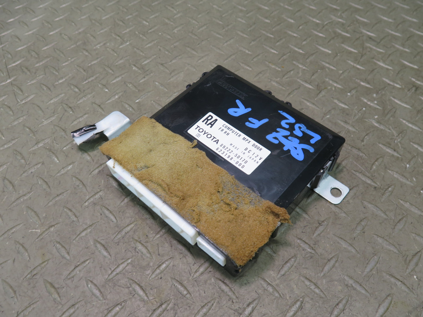 01-03 Lexus UCF30L LS430 Front Right Door Control Module 89222-50170 OEM