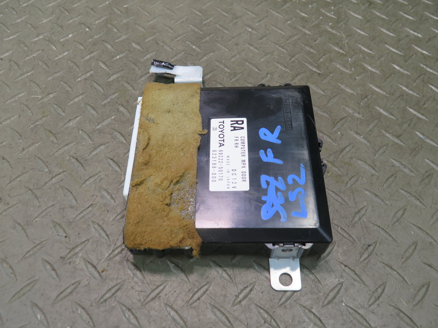 01-03 Lexus UCF30L LS430 Front Right Door Control Module 89222-50170 OEM