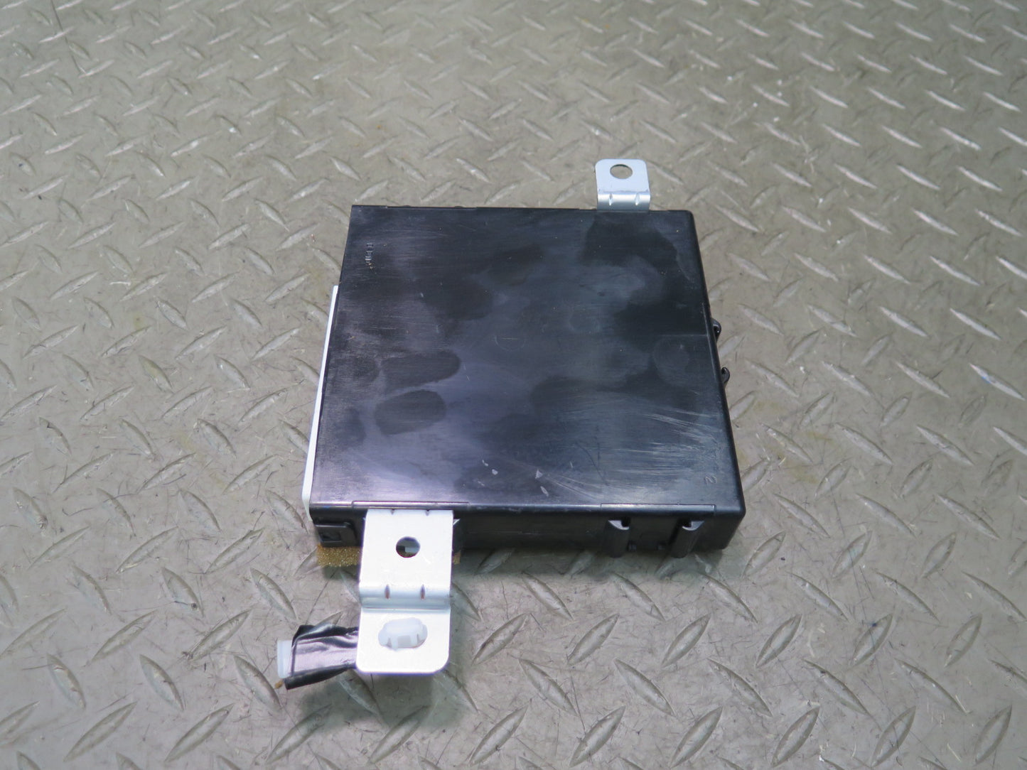01-03 Lexus UCF30L LS430 Front Right Door Control Module 89222-50170 OEM